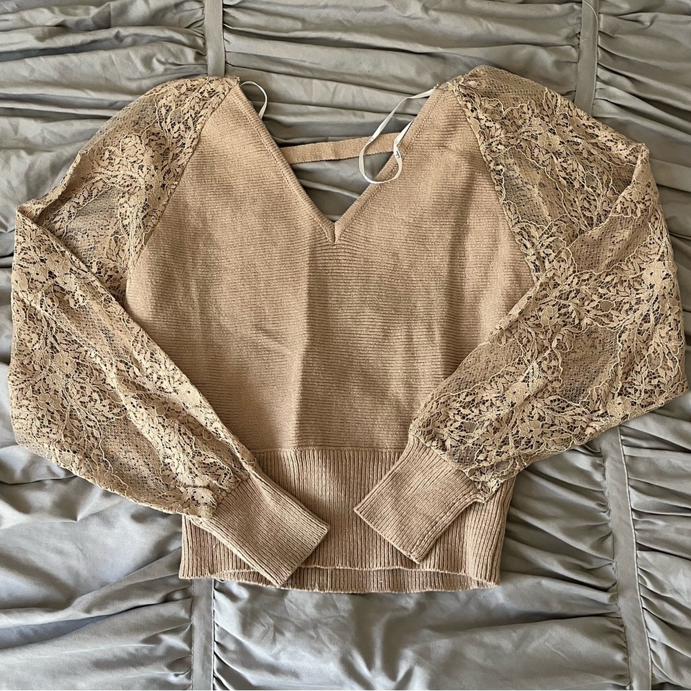 Lulus women’s lace sleeve and back sweater